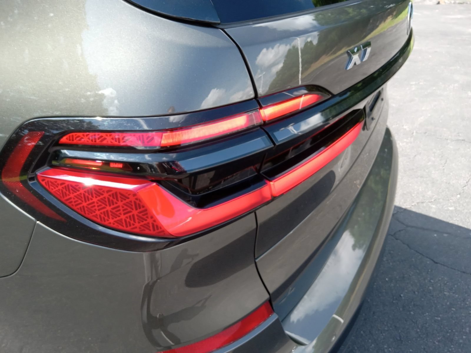 Used 2024 BMW X7 M60i w/ Climate Comfort Package AWD/4WD image 8