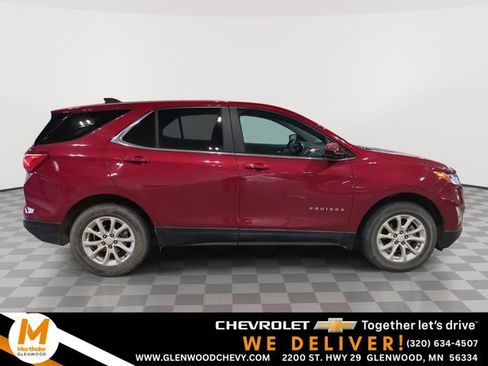 Used 2021 Chevrolet Equinox LT image 1
