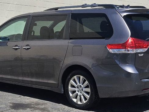 Used 2014 Toyota Sienna Limited w/ Limited Premium Package AWD/4WD image 3
