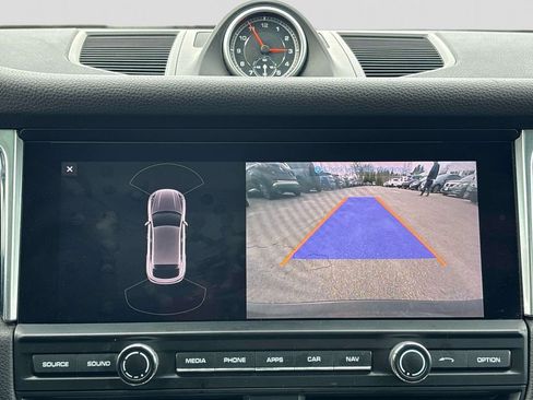 Used 2020 Porsche Macan S image 25