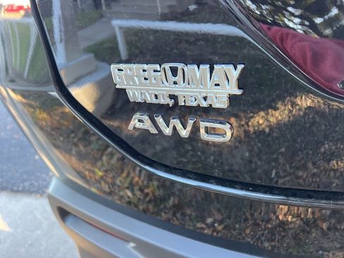 New 2025 Honda Pilot Touring image 9