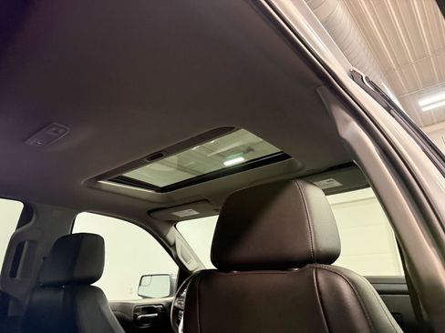 Used 2021 GMC Sierra 1500 SLT image 17