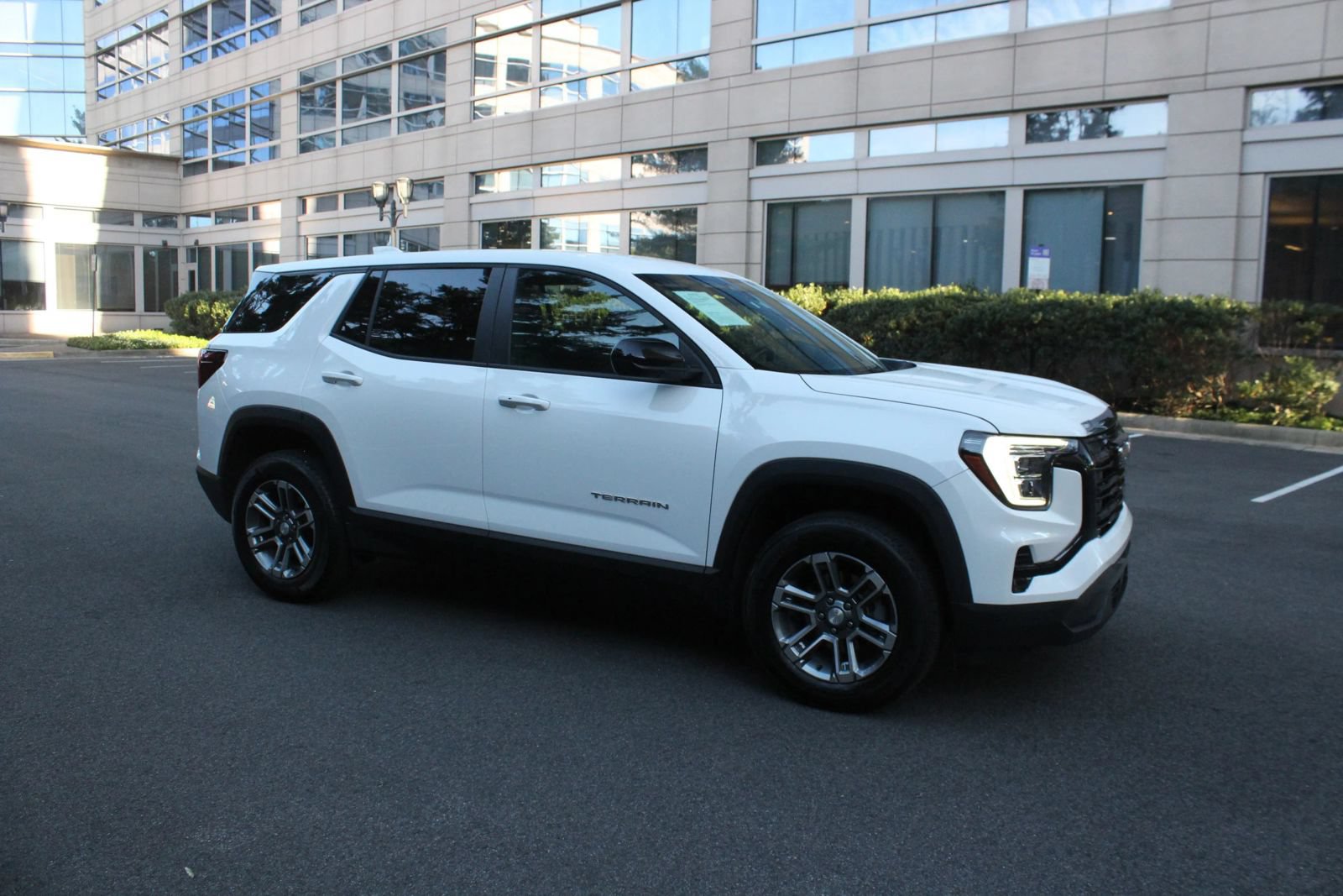 Used 2026 GMC Terrain Elevation FWD image 2