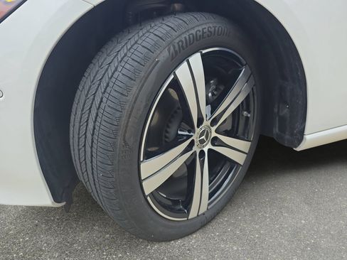 Used 2025 Mercedes-Benz C 300 4MATIC Sedan image 31
