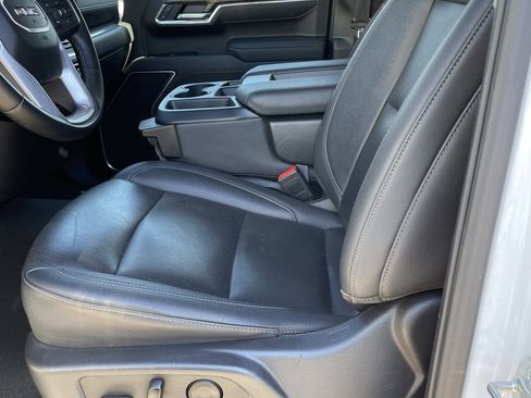 Certified 2025 GMC Sierra 1500 SLT image 23