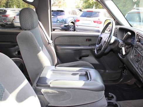 Used 2004 Chevrolet Avalanche 4x4 image 11