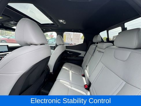 Used 2025 Hyundai Santa Cruz Limited AWD/4WD image 17
