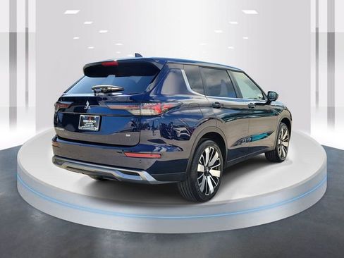 New 2025 Mitsubishi Outlander SE image 4