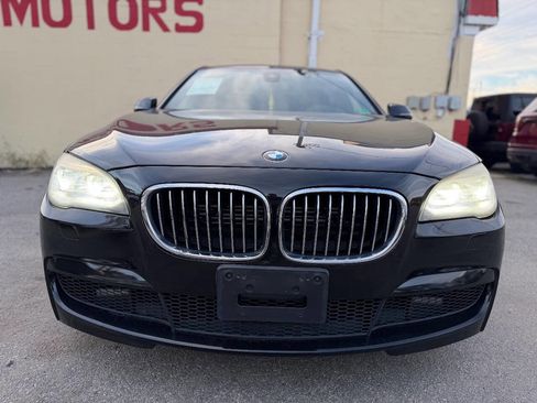 Used 2014 BMW 750Li xDrive image 2