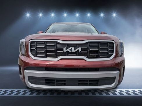 Used 2024 Kia Telluride S image 8