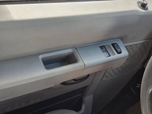 Used 2014 Ford E-350 and Econoline 350 XLT RWD image 11