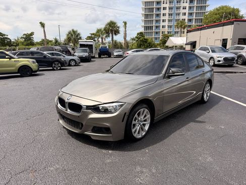 Used 2017 BMW 320i Sedan RWD image 3