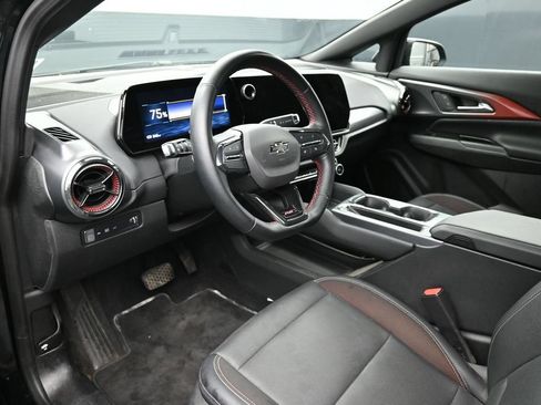 Used 2024 Chevrolet Equinox EV RS FWD image 13