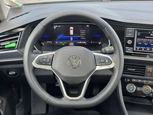 Used 2024 Volkswagen Jetta SE FWD image 7