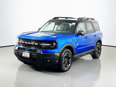 Used 2025 Ford Bronco Sport Outer Banks w/ Outer Banks Tech Package+ AWD/4WD image 3