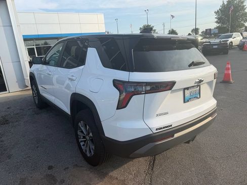 Used 2025 Chevrolet Equinox LT w/ Safety and Technology Package FWD image 4