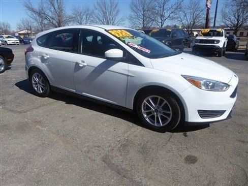 Used 2018 Ford Focus SE image 5