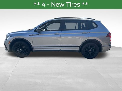 Used 2024 Volkswagen Tiguan SE R-Line AWD/4WD image 2