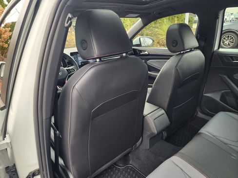 Used 2025 Volkswagen Jetta GLI Autobahn image 13