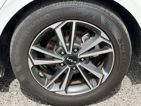 Used 2024 Kia Forte LXS FWD image 14