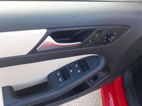 Used 2012 Volkswagen Jetta SE image 26