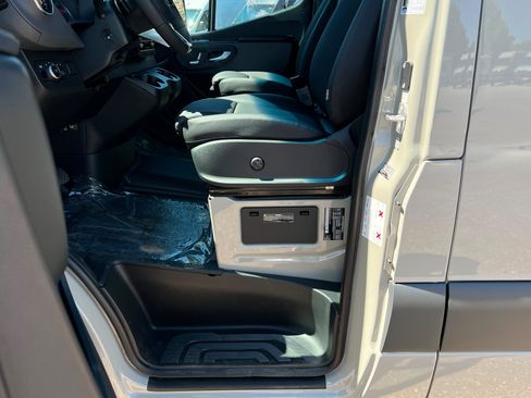 New 2026 Mercedes-Benz Sprinter 2500 image 17