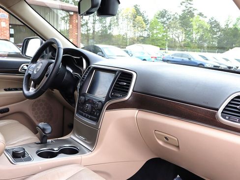 Used 2014 Jeep Grand Cherokee Limited w/ Trailer Tow Group IV image 18