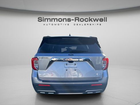 Used 2023 Ford Explorer XLT w/ Equipment Group 202A image 10