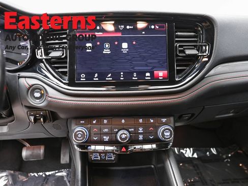 Used 2024 Dodge Durango GT RWD image 12