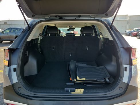 Used 2025 Kia Sportage EX FWD image 8