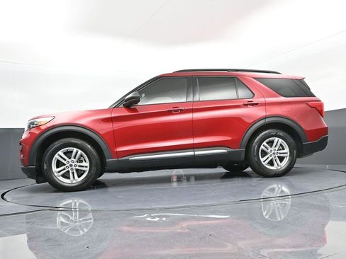 Used 2024 Ford Explorer XLT w/ Equipment Group 202A image 31