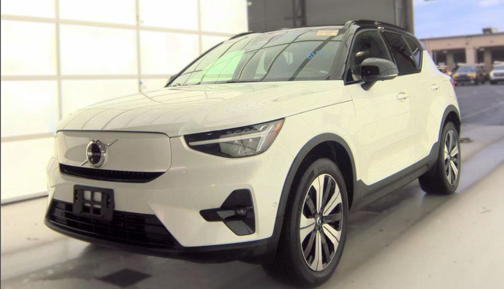 Used 2023 Volvo XC40 Recharge Plus w/ Protection Package Premier AWD/4WD image 1