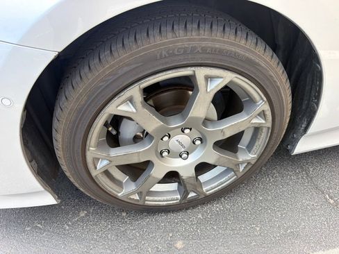 Used 2022 Toyota Prius Limited FWD image 2