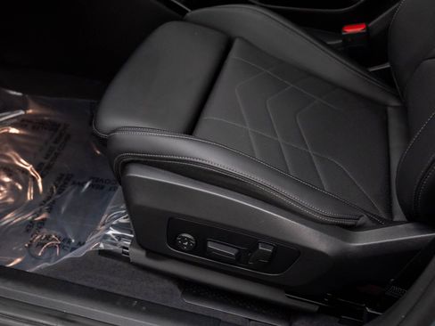 Certified 2025 BMW X2 xDrive28i w/ Premium Package image 16