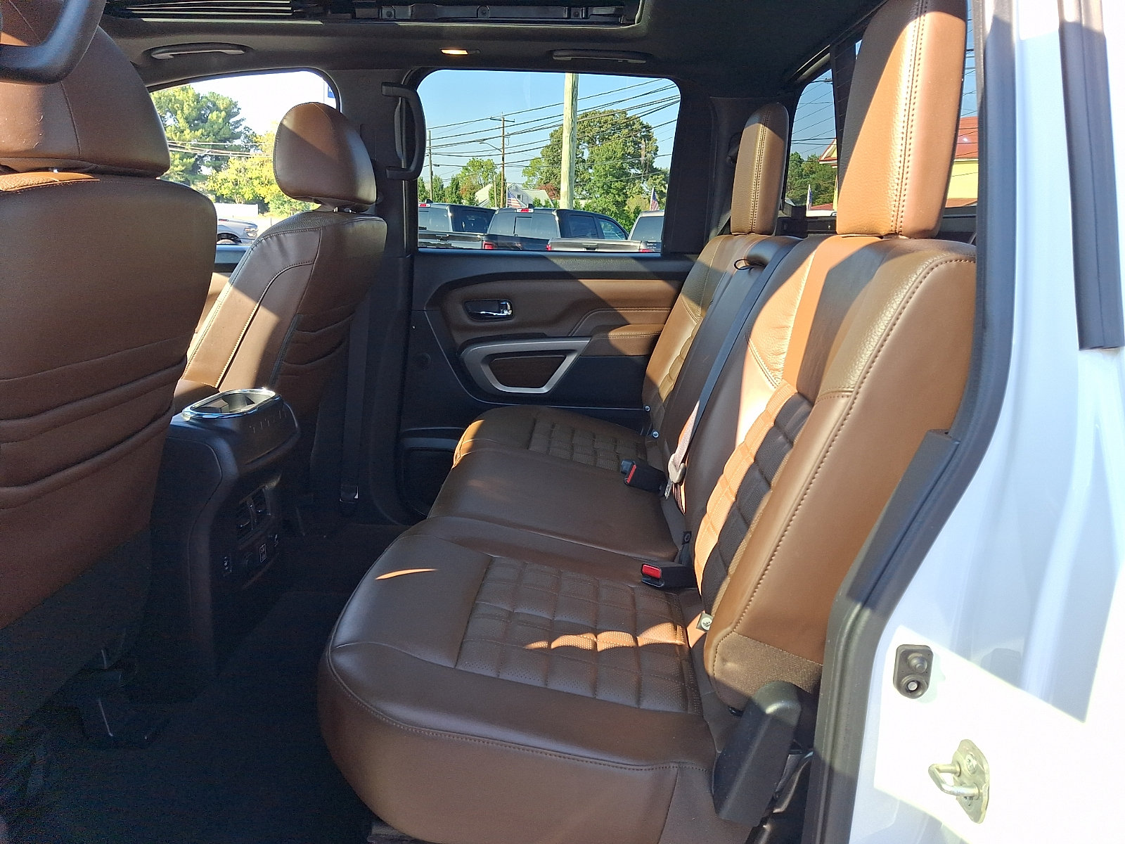 Used 2021 Nissan Titan Platinum Reserve w/ Moonroof Package AWD/4WD image 10