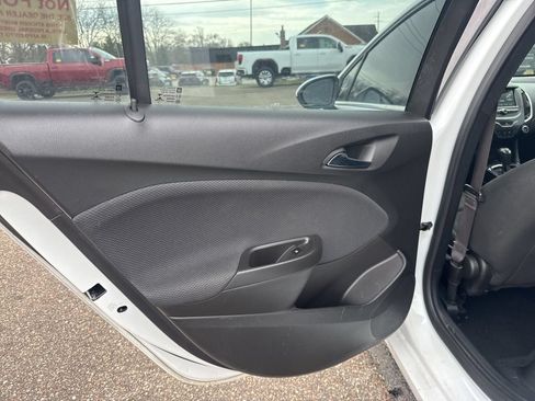 Used 2016 Chevrolet Cruze LT FWD image 13