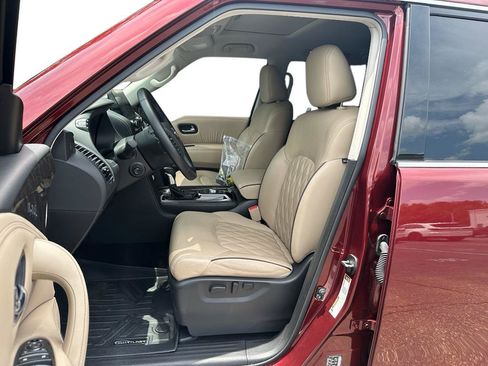 Used 2024 Nissan Armada Platinum w/ Captain's Chairs Package RWD image 8
