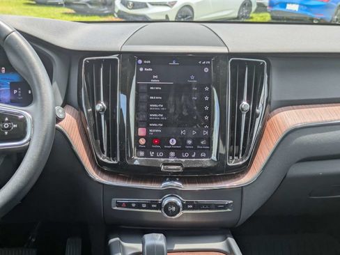 Used 2023 Volvo XC60 B5 Plus w/ Climate Package AWD/4WD image 19