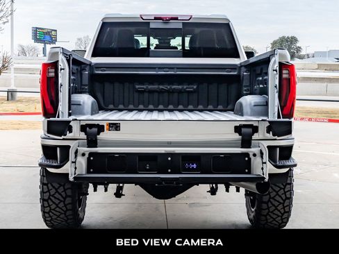 Used 2024 GMC Sierra 2500 Denali Ultimate image 9