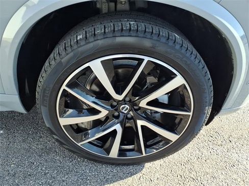 Used 2024 Volvo XC90 B6 Plus image 30