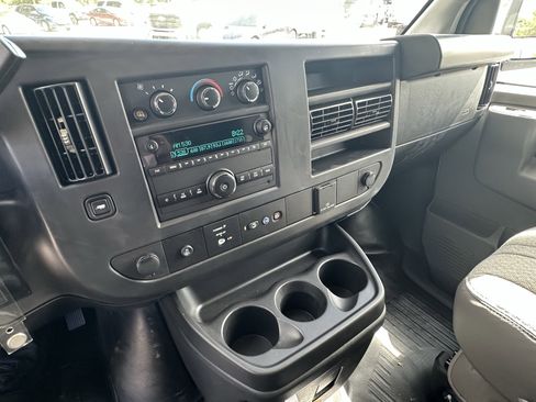 Used 2025 Chevrolet Express 2500 w/ Driver Convenience Package image 29