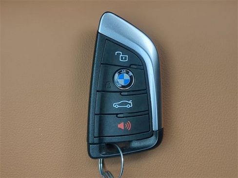 Used 2025 BMW 330i Sedan image 34