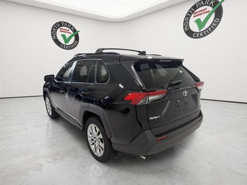 Used 2019 Toyota RAV4 XLE Premium AWD/4WD image 3