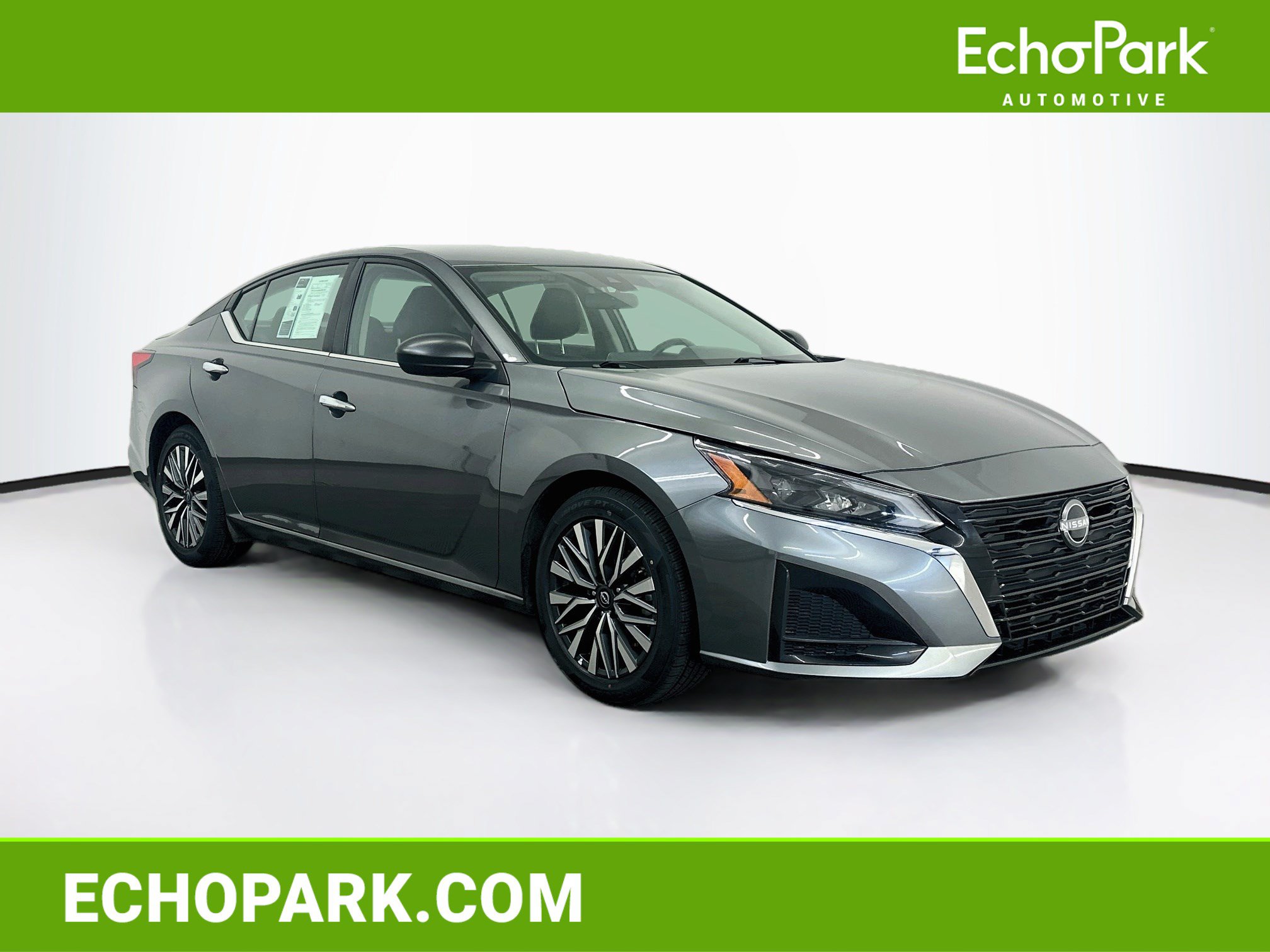 Used 2025 Nissan Altima 2.5 SV FWD image 1