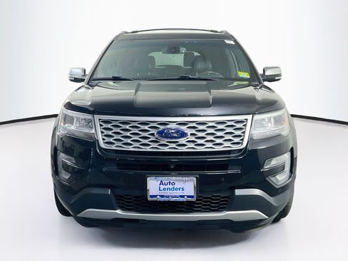 Used 2017 Ford Explorer Platinum AWD/4WD image 2
