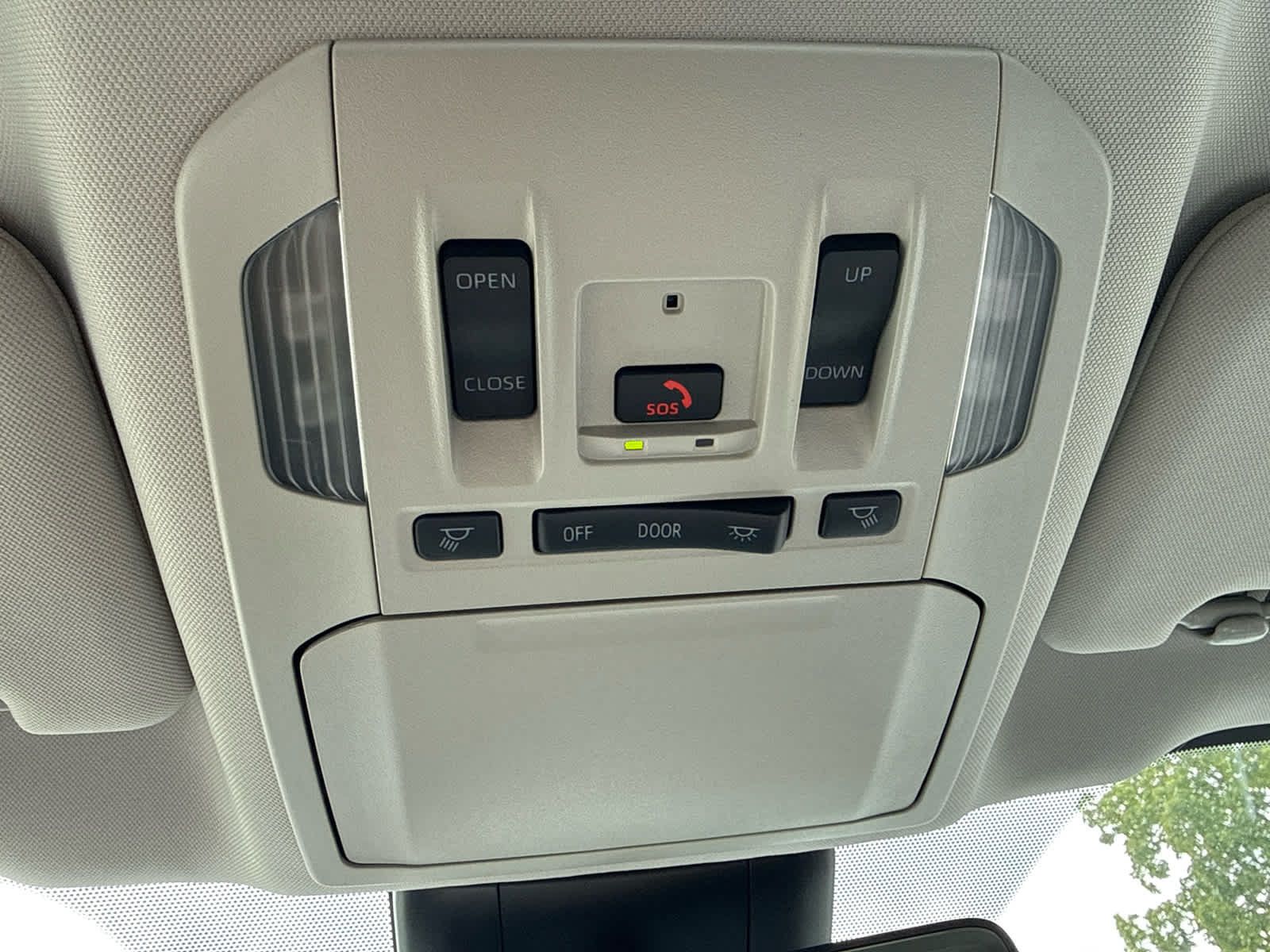 Used 2024 Toyota Highlander XLE AWD/4WD image 26