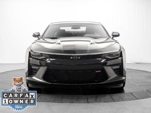 Used 2018 Chevrolet Camaro SS RWD image 8