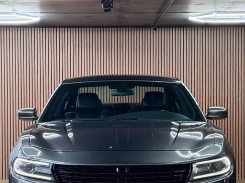 Used 2020 Dodge Charger SXT w/ Leather Interior Group RWD image 2
