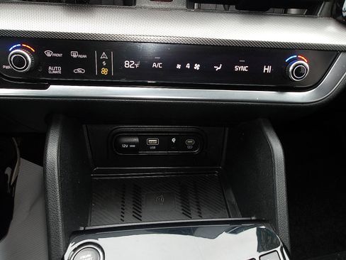 Used 2024 Kia Sportage SX image 21