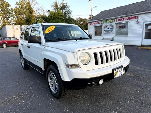 Used 2014 Jeep Patriot Sport image 5